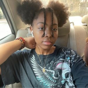 Meet your Posher, Jania